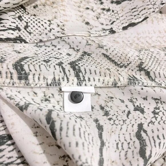 Women's snakeskin print long sleeve chiffon cream flowy blouse - Picture 4 of 4